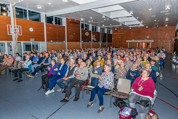 Mundartlesung vor über 200 Besuchern in Epfenbach - Foto: Uwe Kaiser Mundartlesung vor über 200 Besuchern in Epfenbach - Foto: Uwe Kaiser
